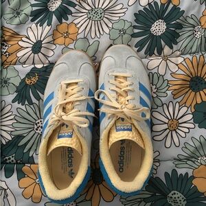 Adidas Gazelle  Sneakers in Blue and yellow